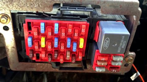 crown vic fuse box